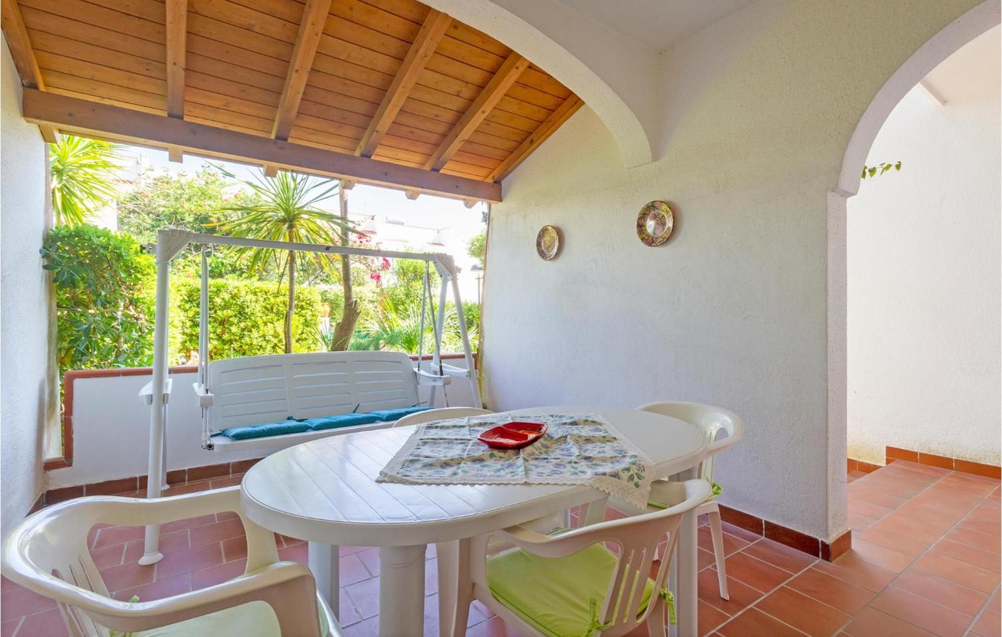 Awesome Home In Manduria With Kitchen Bagian luar foto